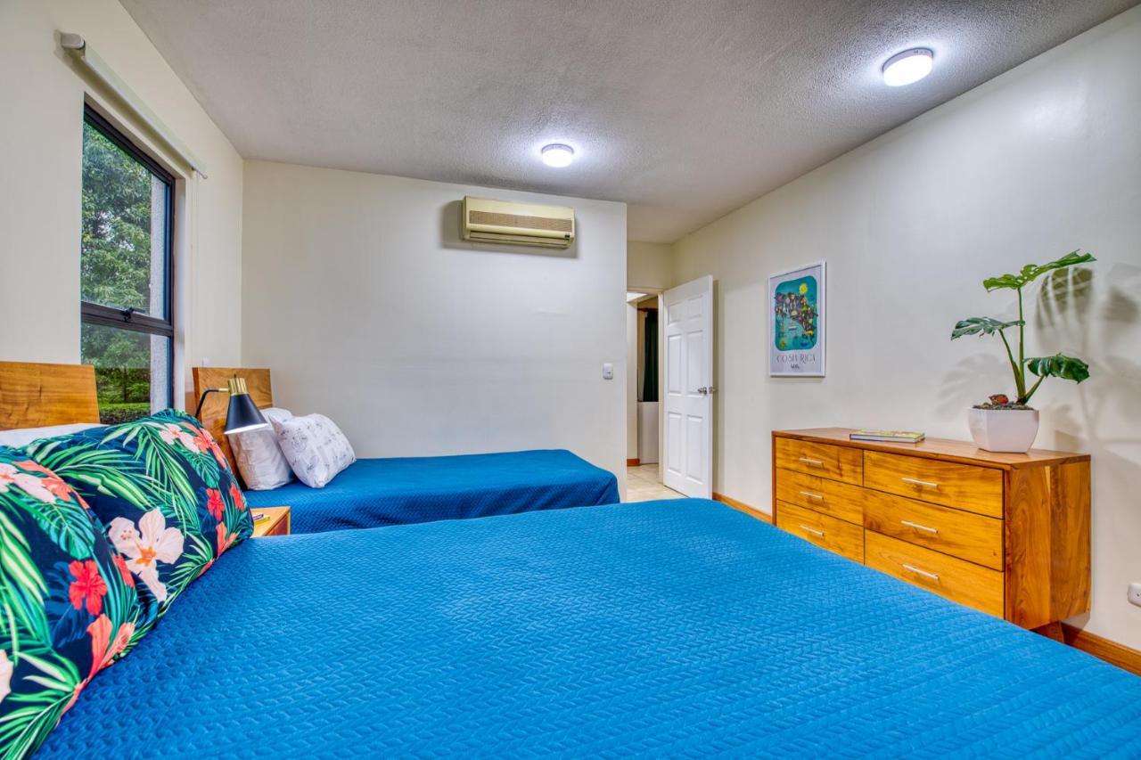 Golden Getaway Apartments Либерия Экстерьер фото
