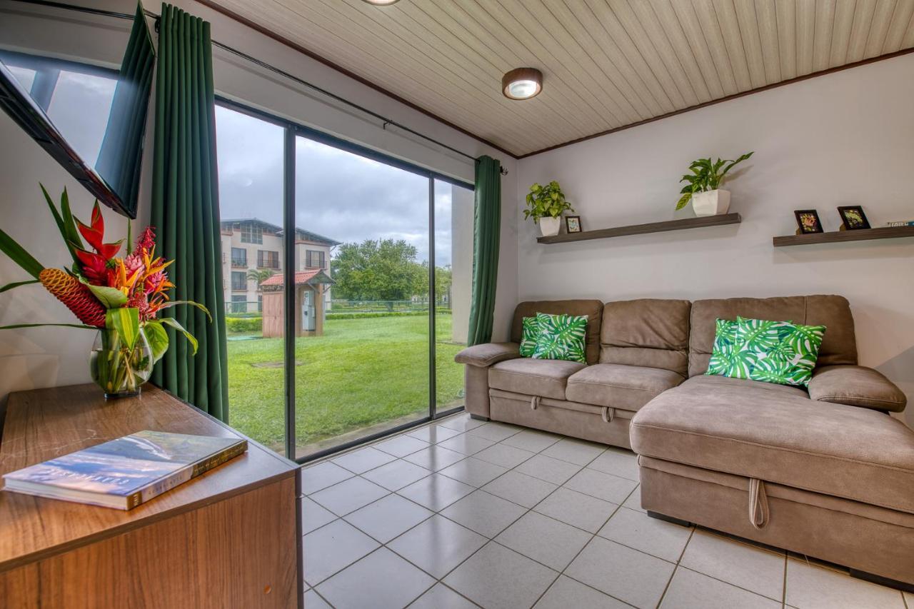 Golden Getaway Apartments Либерия Экстерьер фото