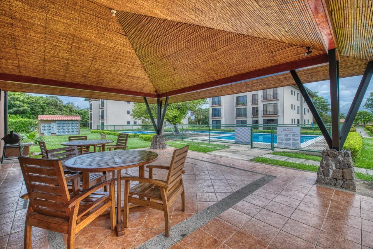 Golden Getaway Apartments Либерия Экстерьер фото
